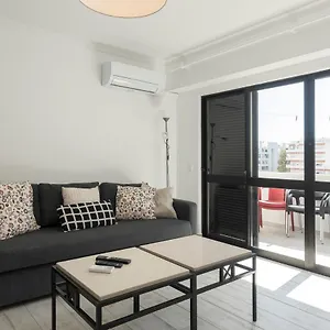 https://chantal-apartment-near-the-beach-quarteira.hotelaalgarve.com